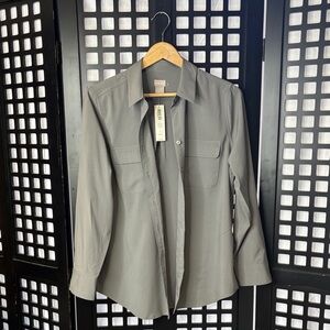 🩶NWT Chico’s Slate Gray Easy Shirt Button Down Work Top Size 1 Med 8-10 NWT🩶